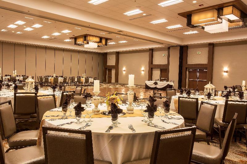هتل Doubletree By Hilton Fresno Convention Center