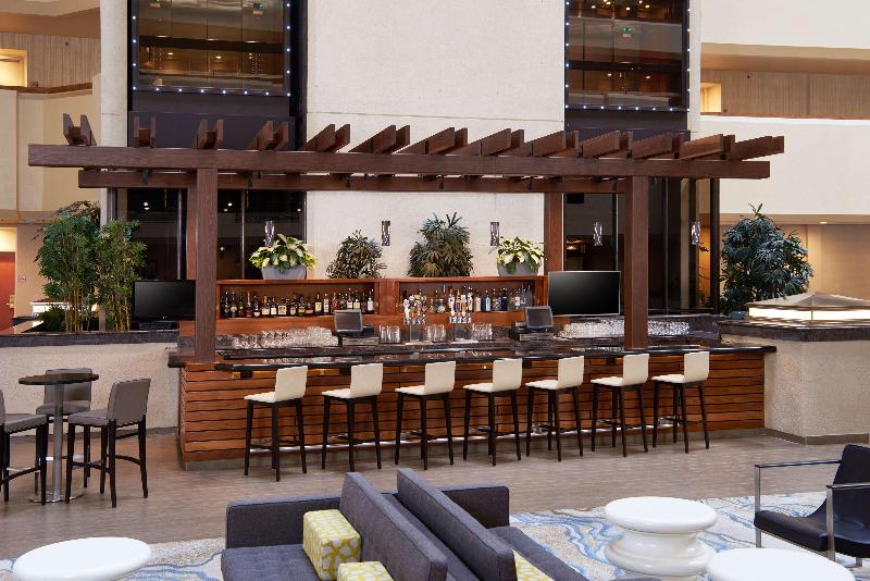هتل Doubletree By Hilton Fresno Convention Center