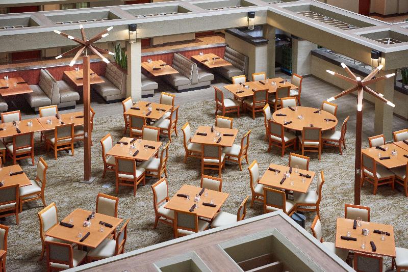 هتل Doubletree By Hilton Fresno Convention Center
