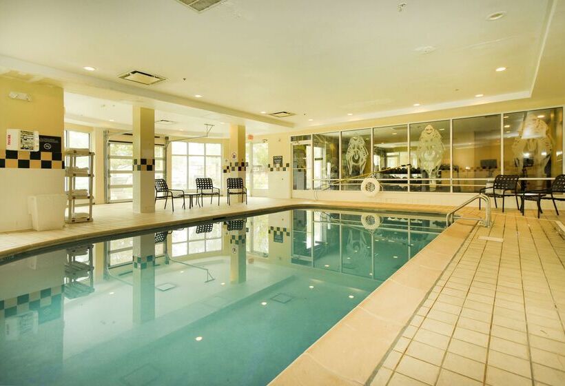 هتل Hilton Garden Inn Saratoga Springs