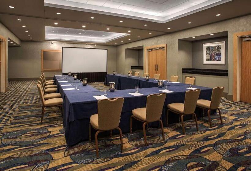 فندق Hyatt Regency Pittsburgh International Airport