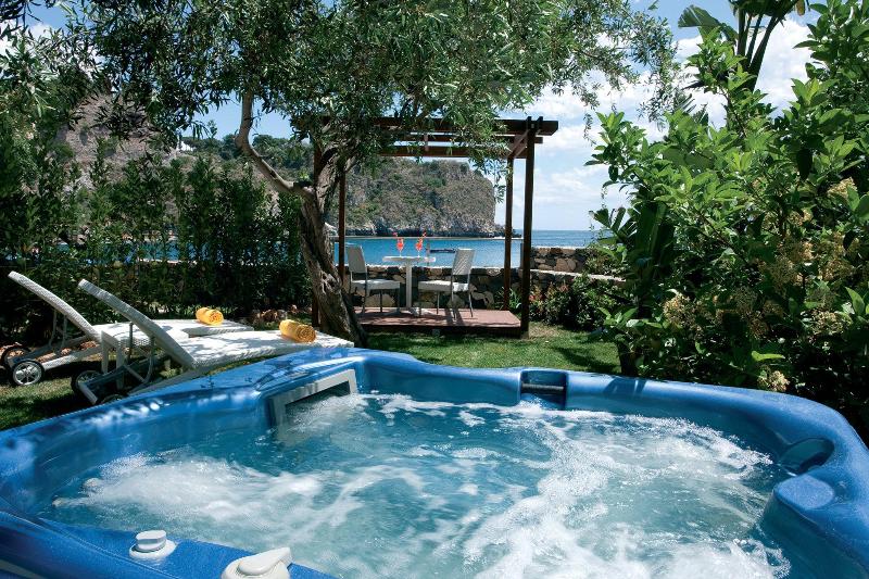 هتل La Plage Resort