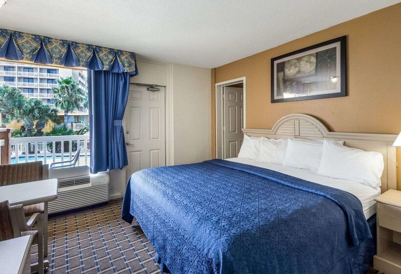 هتل Quality Inn & Suites On The Beach