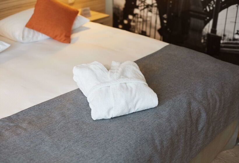 هتل Scandic Wrocław