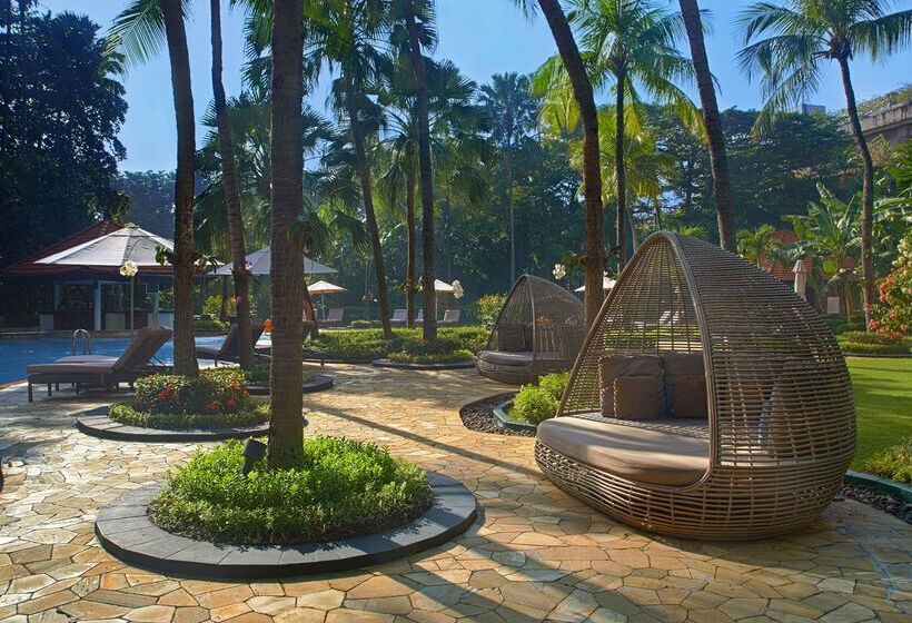 هتل Shangrila Surabaya