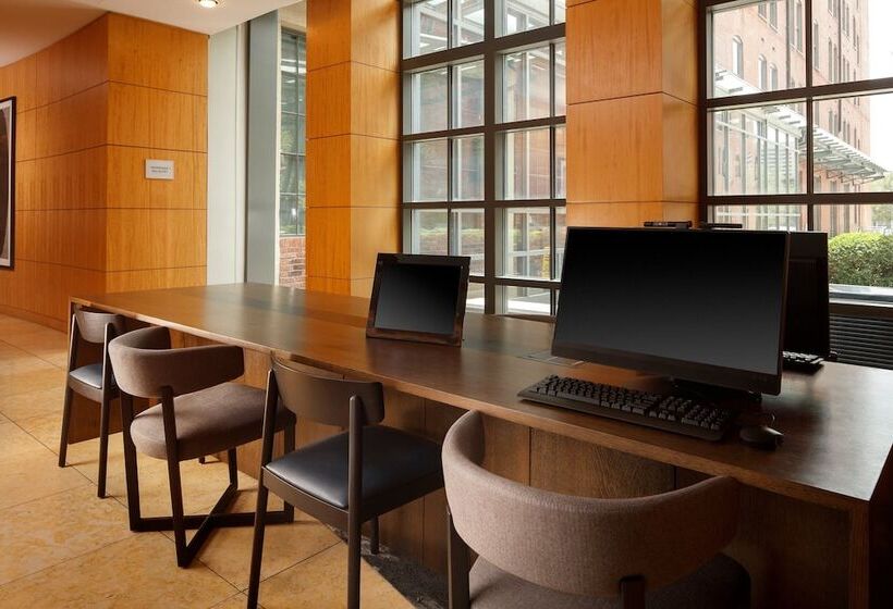 هتل The Westin St. Louis