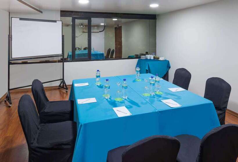 هتل Wyndham Garden Quito