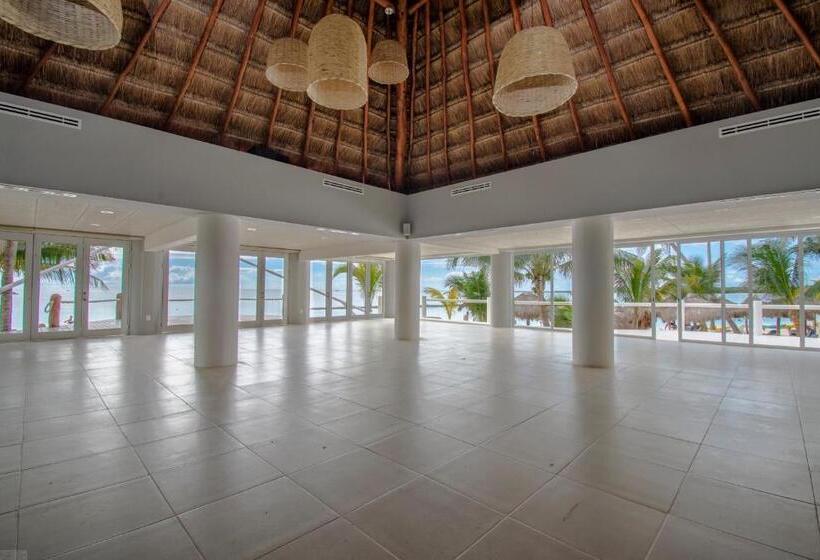 استراحتگاه Puerto Aventuras Hotel & Beach Club