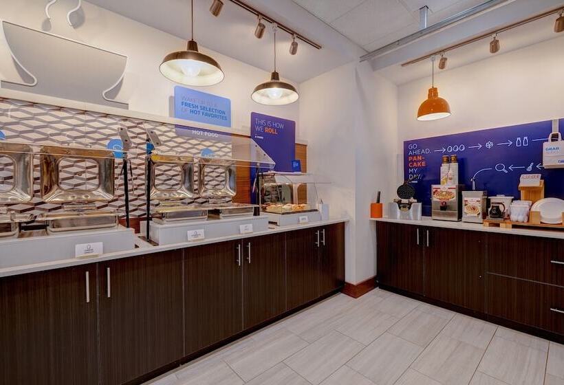 هتل Holiday Inn Express & Suites   Grand Rapids South   Wyoming, An Ihg