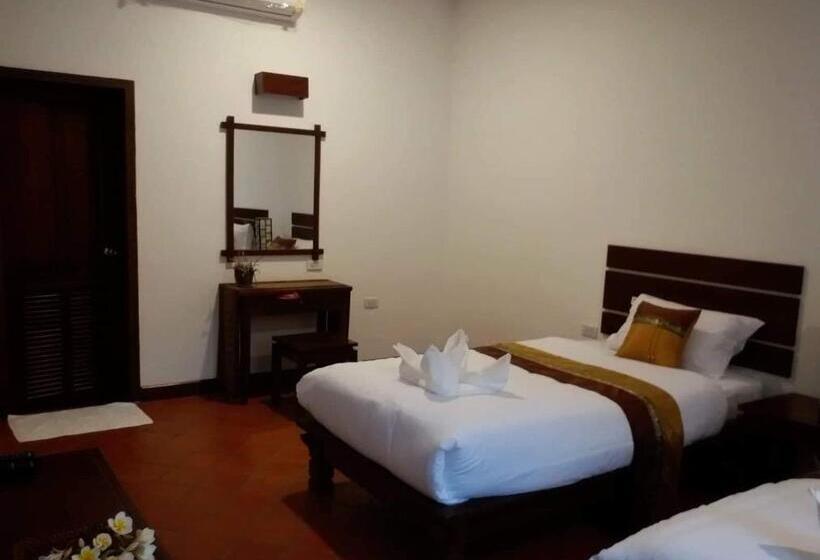هتل Villa Chitchareune 2