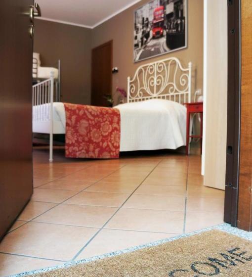 بنسيون Alexander Rooms