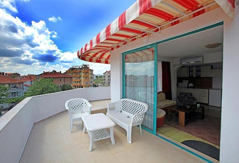 پانسیون Ravda Bay Guest House