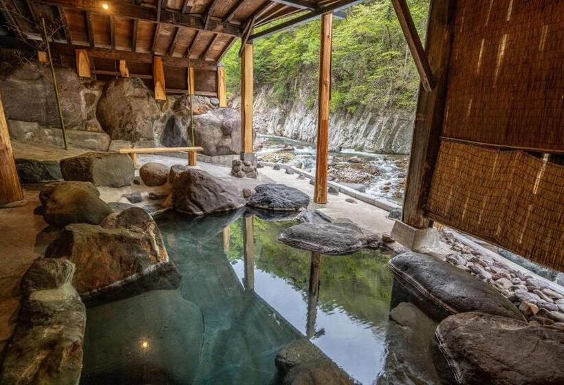 ريوكان Nikko Nationalpark Kawamata Onsen Kura