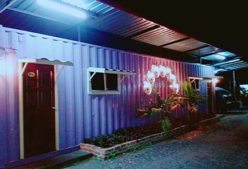 هتل 5 Stone Cabin Chalet