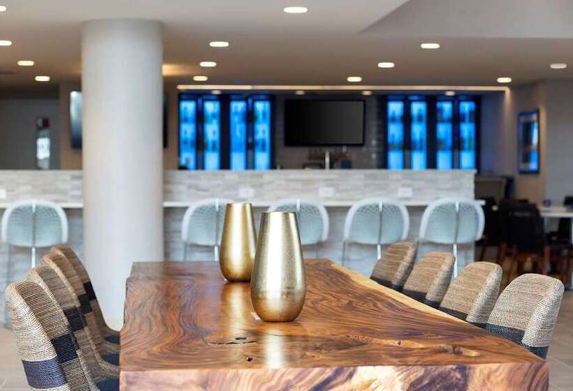 هتل Fenwick Shores, Tapestry Collection By Hilton