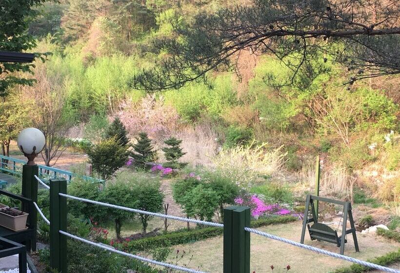 בית מלון כפרי Tirol Pension