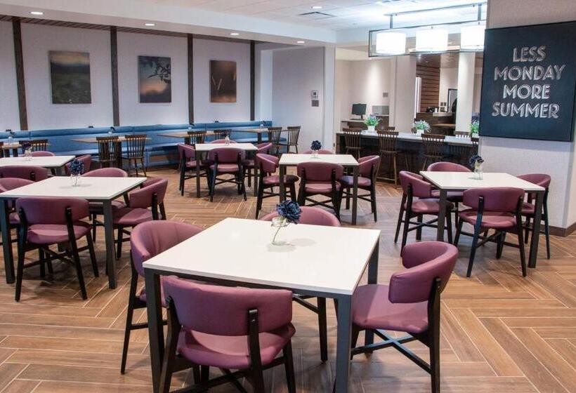 هتل Fairfield Inn & Suites By Marriott Davenport Quad Cities