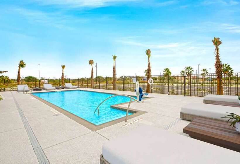 בית מלון כפרי Hilton Garden Inn Harlingen Convention Center