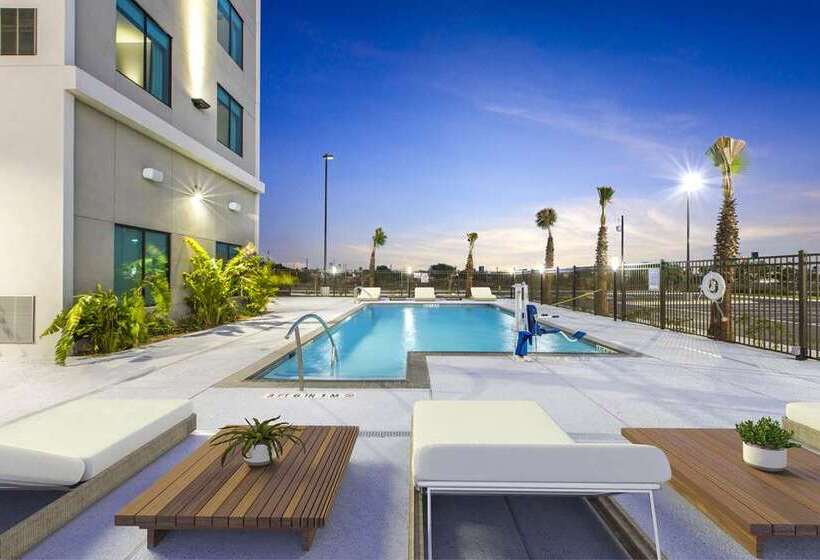 בית מלון כפרי Hilton Garden Inn Harlingen Convention Center