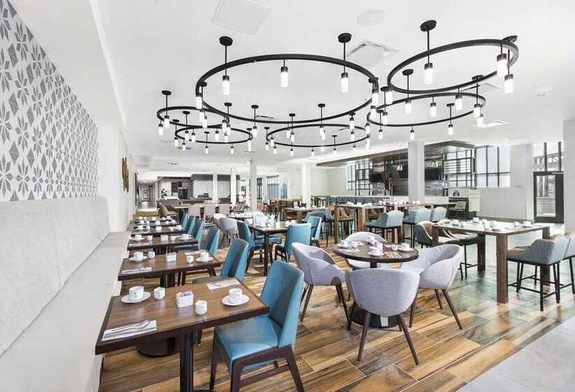 בית מלון כפרי Hilton Garden Inn Harlingen Convention Center