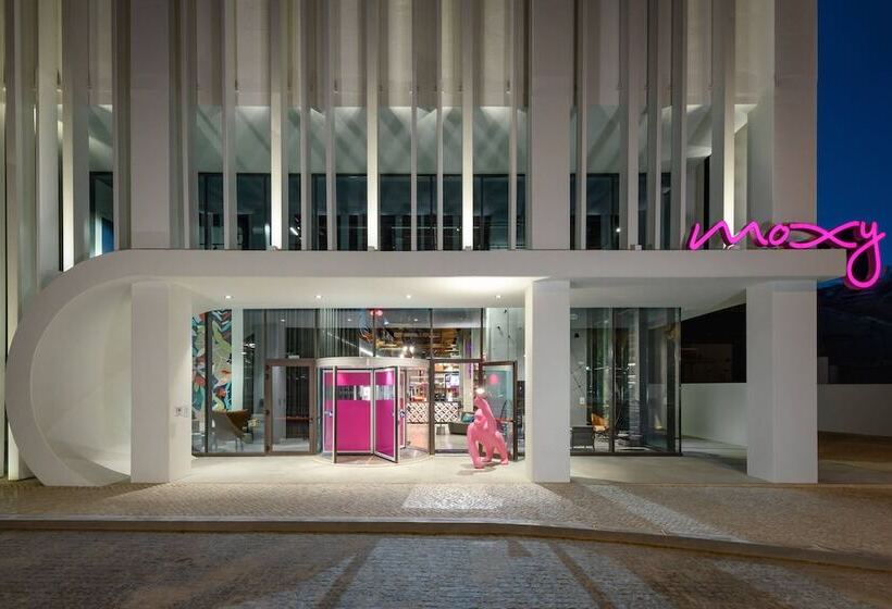 Отель Moxy Lisboa Oriente