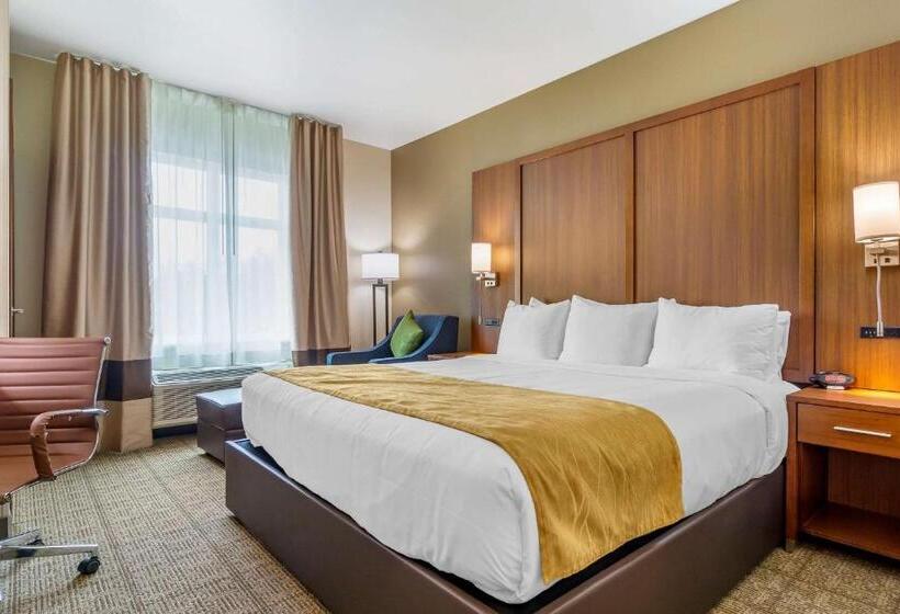 هتل Comfort Inn & Suites Lakewood By Jblm