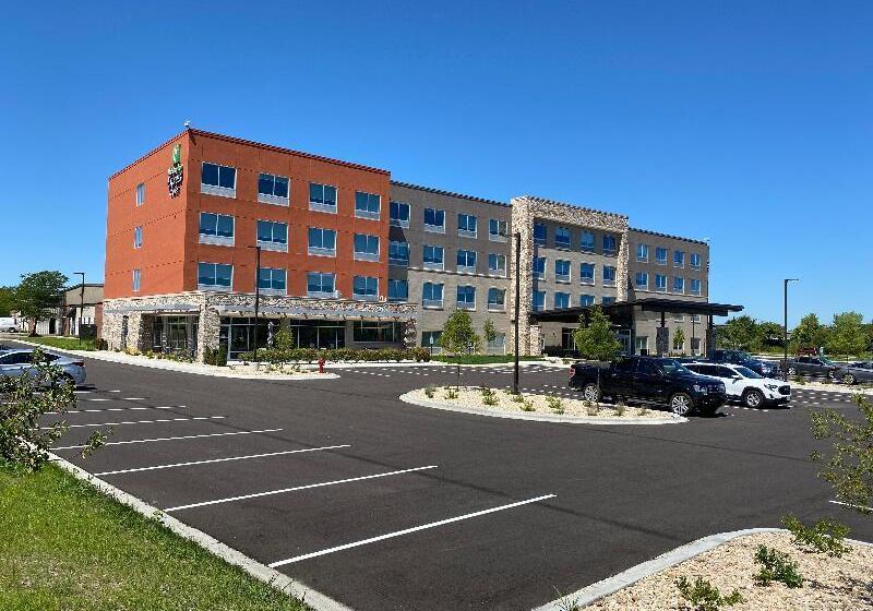 هتل Holiday Inn Express & Suites   Madison West   Middleton, An Ihg