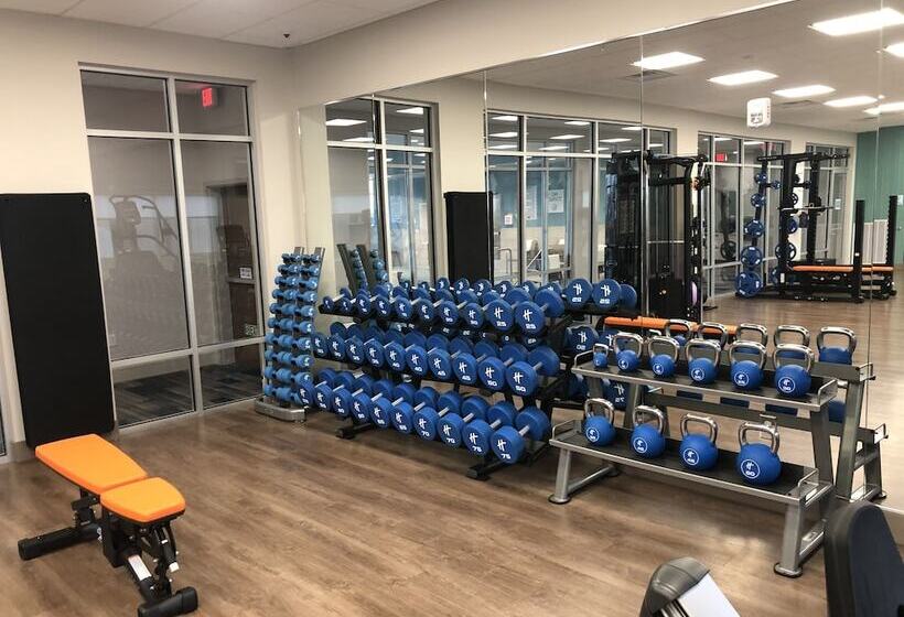 هتل Holiday Inn Express & Suites   Madison West   Middleton, An Ihg