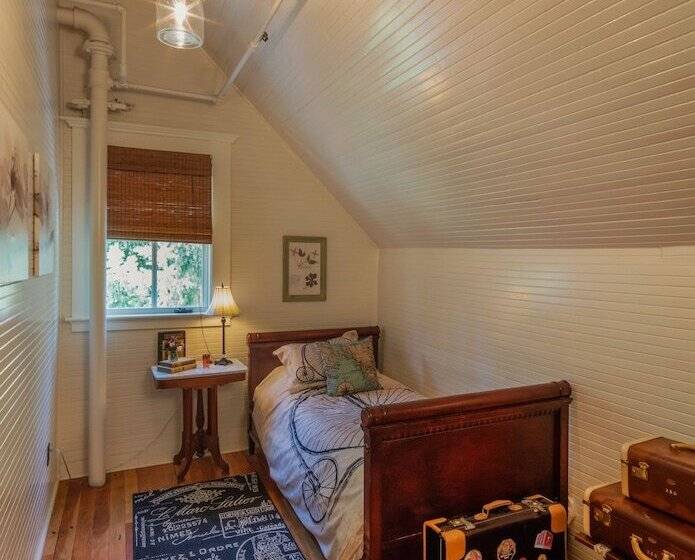 ホテル Mccloud Mercantile