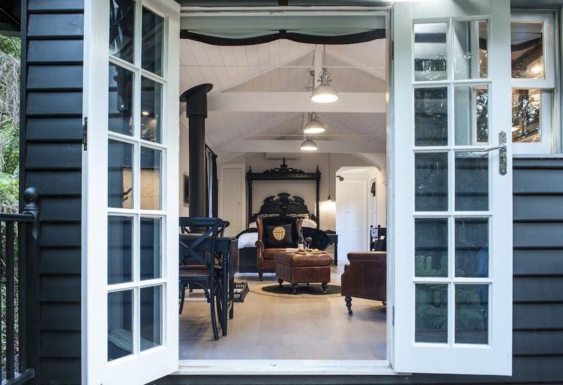 Leddicott Cottage