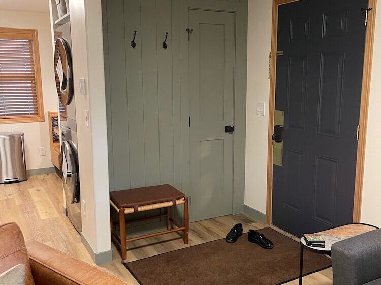 Pinedale Cozy Cabins