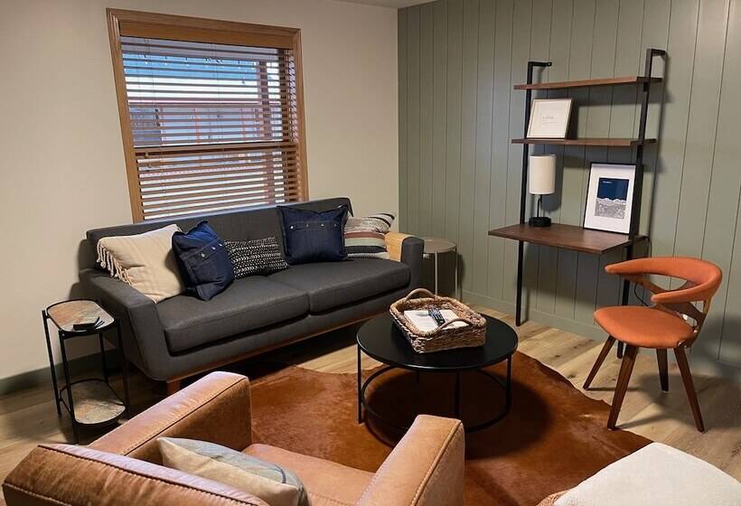 Pinedale Cozy Cabins