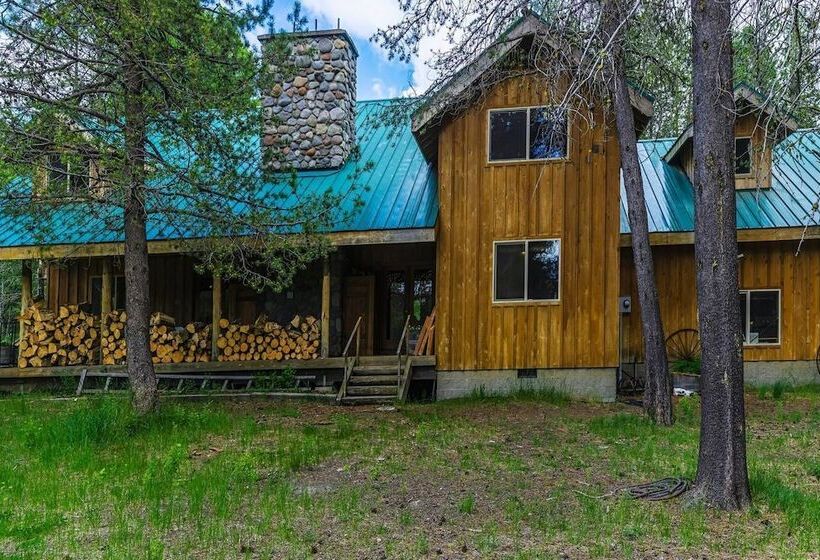 Sun Mountain Ranch Bunkhouse   Near Crater Lake
