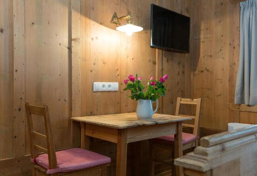 مبيت وإفطار Garni Bachlerhof
