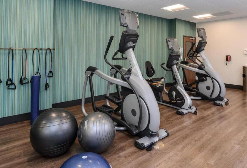 בית מלון כפרי Holiday Inn Express & Suites   Moundsville, An Ihg