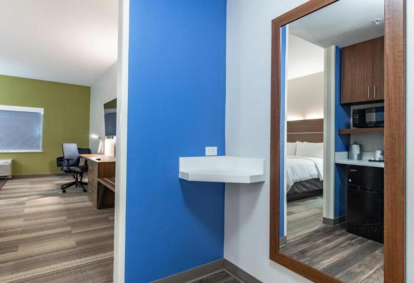 בית מלון כפרי Holiday Inn Express & Suites   Moundsville, An Ihg