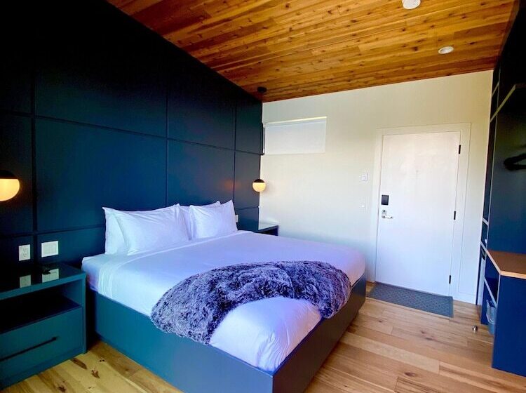 Duffin Cove Resort