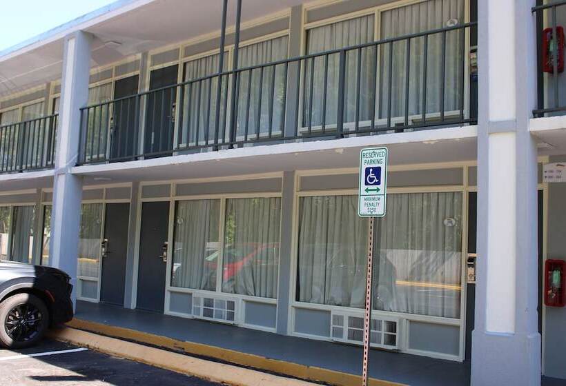 ホテル Baymont By Wyndham Morganton