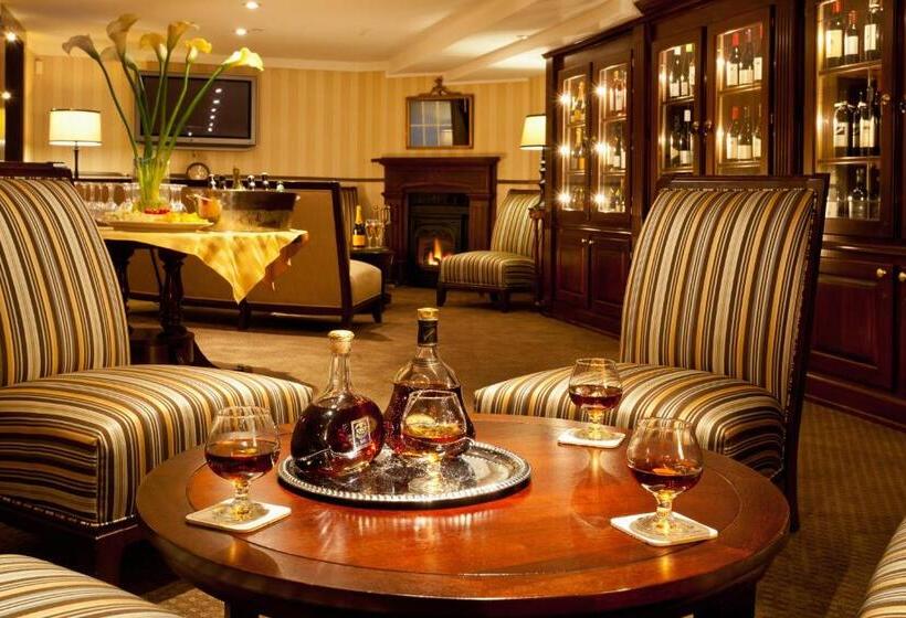 Отель Crowne Pointe Historic Inn Adults Only