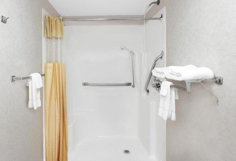 Отель Days Inn By Wyndham Morristown