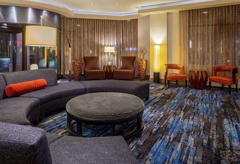 בית מלון כפרי Doubletree Suites By Hilton Minneapolis Downtown