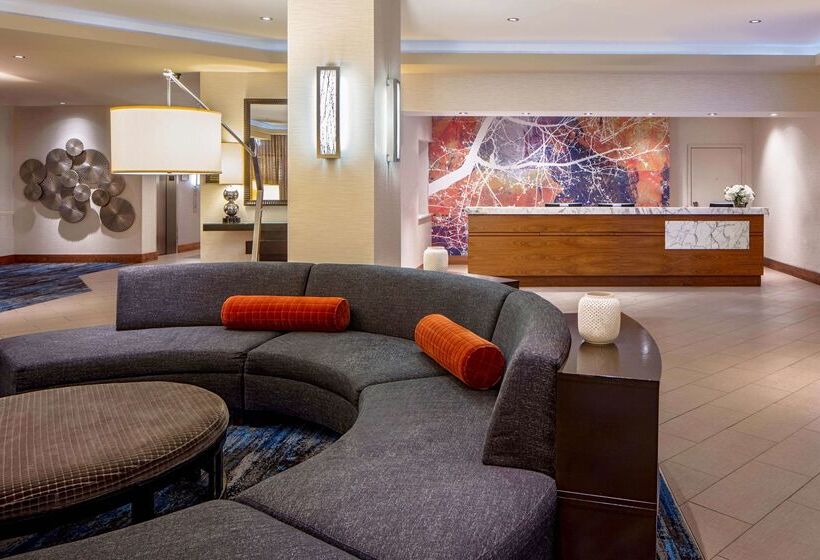 בית מלון כפרי Doubletree Suites By Hilton Minneapolis Downtown