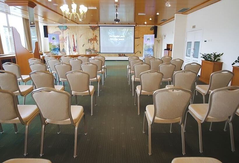 בית מלון כפרי Jezero