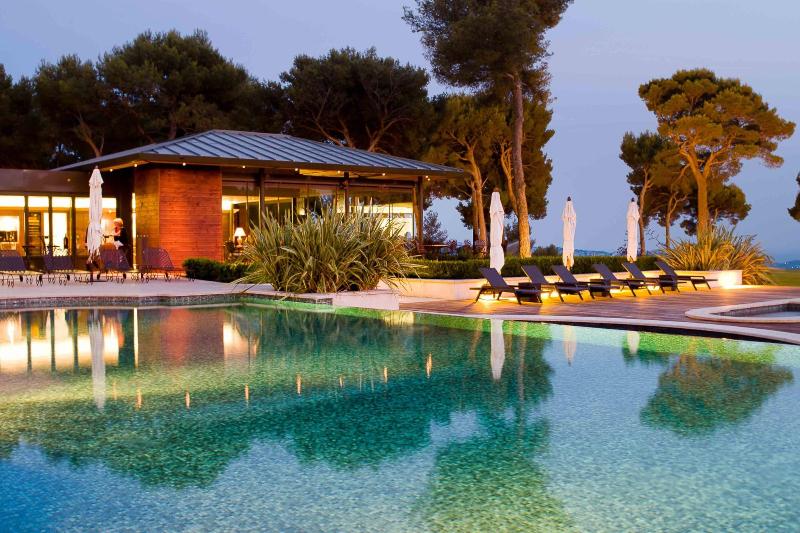 בית מלון כפרי L'Hôtel & Spa du Castellet