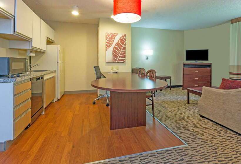 בית מלון כפרי Mainstay Suites Northbrook Wheeling