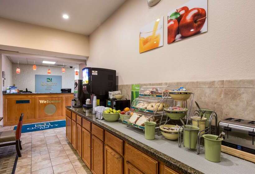 هتل Quality Inn I70 Near Kansas Speedway