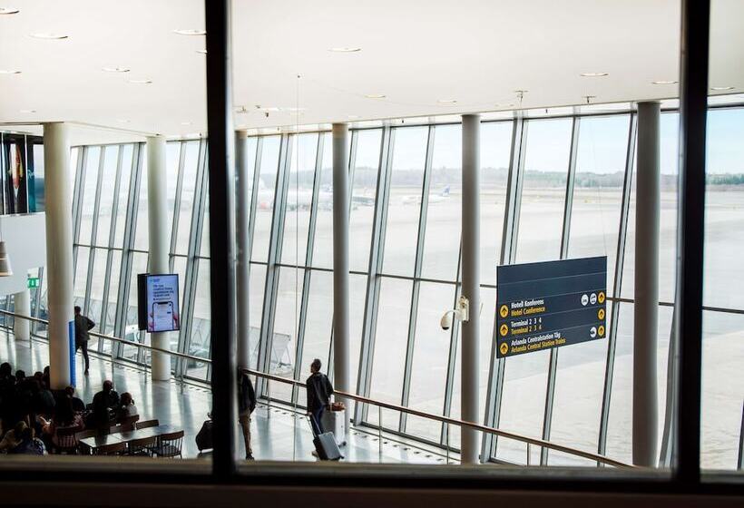 هتل Radisson Blu Airport Terminal