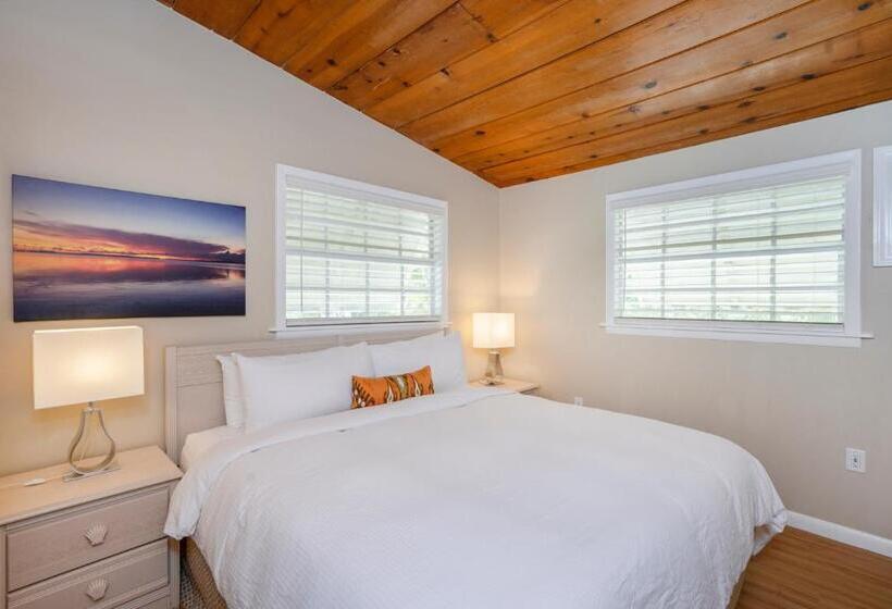 Pines & Palms Resort