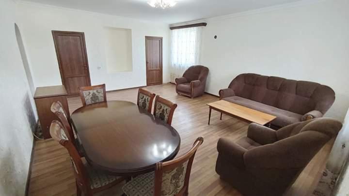 تختخواب و صبحانه Elegaya Guest House