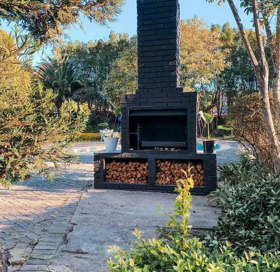 بنسيون Ebony Lodge